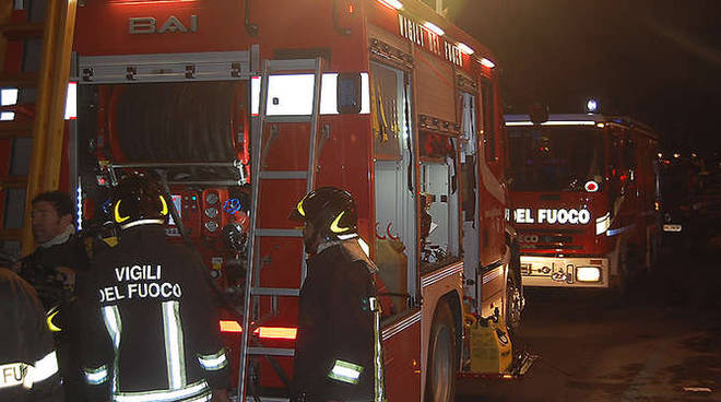 Incendio a Tor di Quinto, in fiamme capannoni di via Camposampiero - Vigna Clara Blog (Blog)