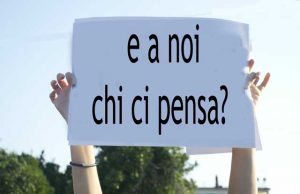 cartello-a-noi-chi-pensa