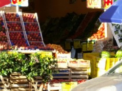 VENDITA FRUTTA SU STRADA