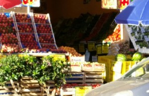 VENDITA FRUTTA SU STRADA