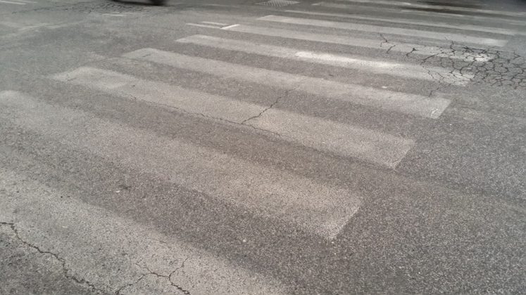 Civico 20 (incrocio con via Valenti)