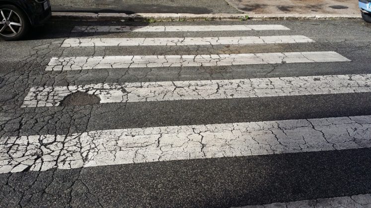 Civico 73 (edificio rosso sulla sinistra)