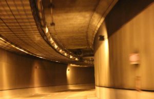 Riapre la Galleria Giovanni XXIII tutta illuminata a Led