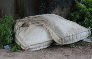 discarica viadotto Corso Francia