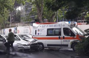 Incidente sulla Cassia, coinvolte un’autoambulanza e due auto