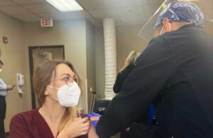 Francesca Vigevano, 27enne, la prima romana vaccinata in USA Francesca Vigevano