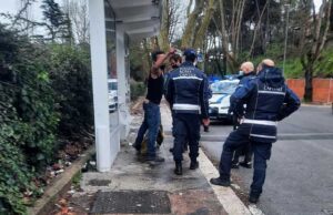 Cassia ‘Antica’, dà in escandescenze. Interviene la Polizia Locale polizia-locale-cassia-antica