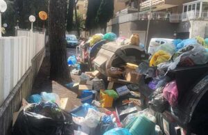 Via-Courmayeur-emergenza-rifiuti-1