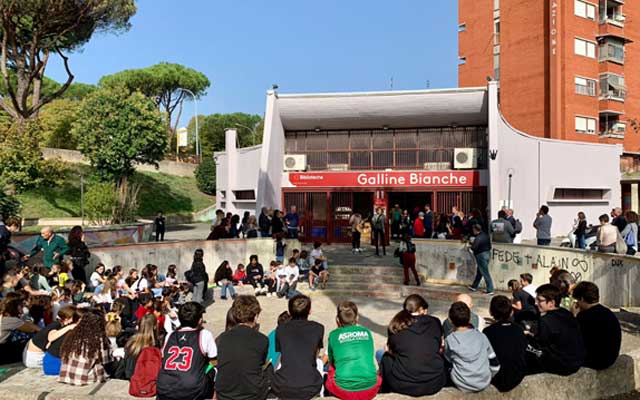 riapertura-biblioteca-galline-bianche