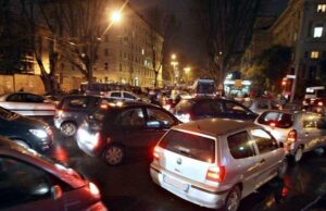 Derby, più che l’Olimpico pare il far west parcheggio-selvaggio-roma