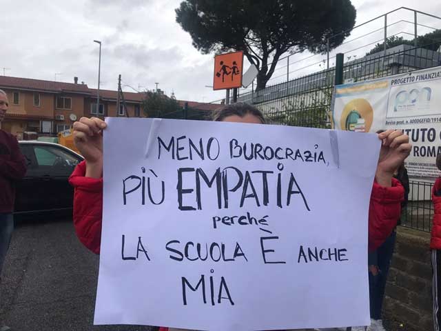protesta-genitori-IC-Enzo-Biagi protesta-genitori-IC-Enzo-Biagi