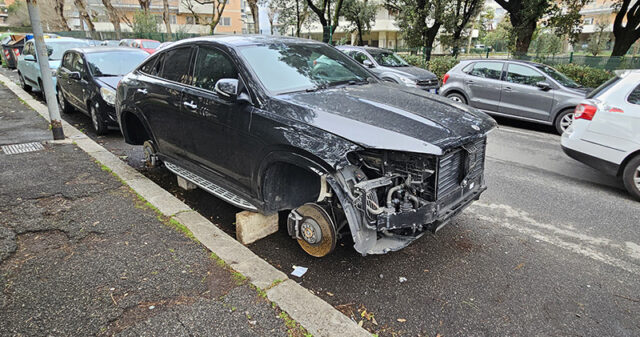 Mercedes furto auto