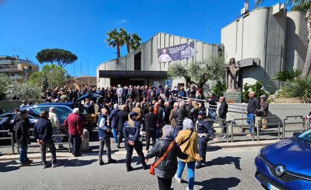 funerali Gianni Giacomini