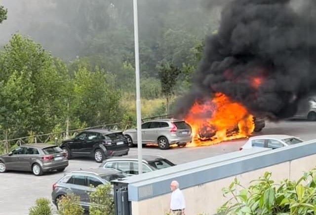 auto incendio paideia