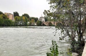 Ponte Milvio Tevere riva sinistra