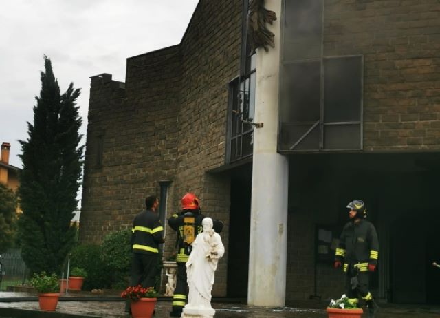 incendio chiesa Cesano