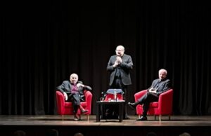 bertinotti-manto-paglia