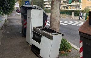 ingombranti abbandonati via cassia