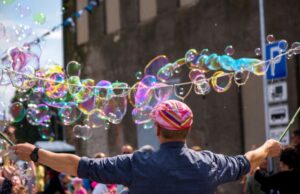 bolle-sapone-in-strada