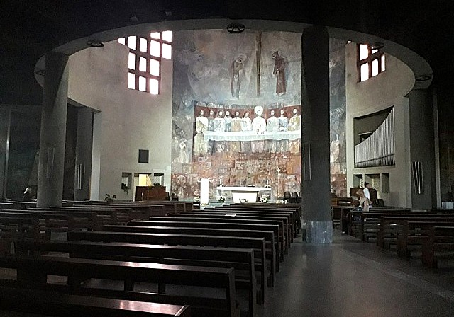 interno-chiesa-santa-chiara