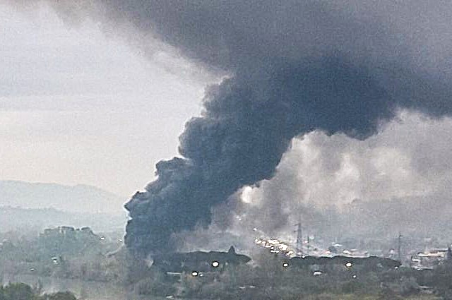 incendio deposito auto castel giubileo incendio deposito auto castel giubileo
