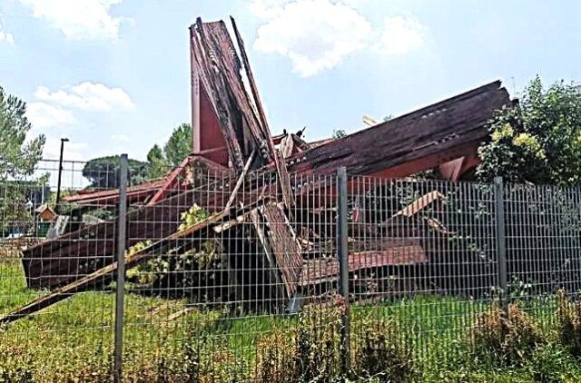 monumento goal crollato