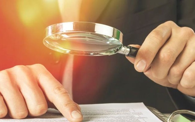 lente ingrandimento su documenti