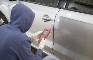 Ladri esperti del “keyless” arrestati dai poliziotti di Ponte Milvio relay attack