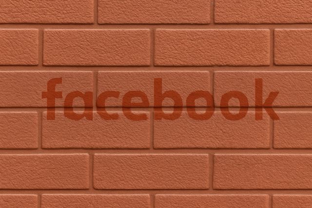 facebook muro di gomma
