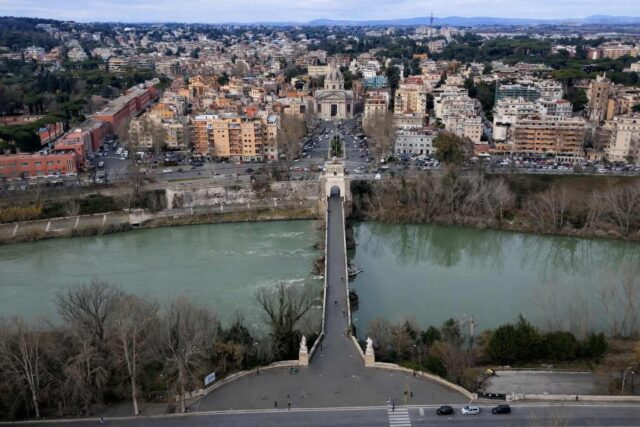 piazzale ponte milvio vista drone