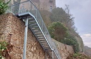 scala per borgo isola farnese