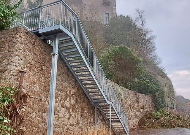 scala per borgo isola farnese