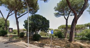 spicchio di via Jacini dove sarebbe dovuta sorgere l’area cani
