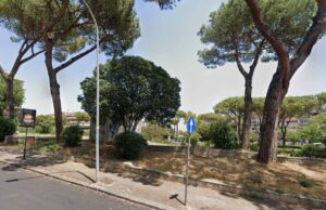 spicchio di via Jacini dove sarebbe dovuta sorgere l’area cani